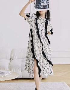 P006-028 PIMNADACLOSET - Short Sleeve Crewneck Ruffle Loose Crepe Satin Midi Dress