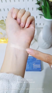 【BUY 1 TAKE 1】Mirror-finish Matte Setting Powder (10g): Waterproof oil-controlling long-lasting matte finish natural beige strong coverage soft-focus effect lightweight and silky smooth.
