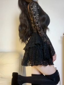 เซ็กซี่ลูกไม้สแควร์คอไหล่ Ruffles เค้กผ้าฝ้ายชุดกระโปรงหน้าอก Pad แขนยาวสําหรับผู้หญิงฤดูใบไม้ผลิฤดูร้อนฤดูใบไม้ร่วง