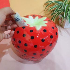 Dâu tây tiết kiệm 3 size từ nhỏ đến to ống tiết kiệm heo đất lợn đất quà tặng trang trí decor góc học tập làm việc phòng khách