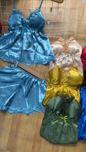 Set đồ nữ cổ Yếm dập ly phối tầng cực xinh Freesize 40-60kg