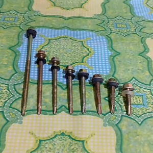 Baut Roufing Ukuran 12 mm X 35 Merk Zolo Perkotak Isi 500 Pcs