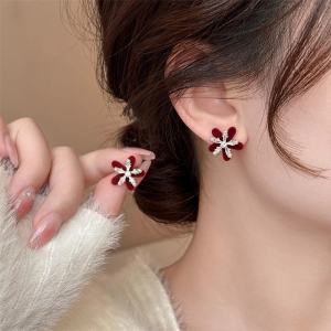 Nhung Bông Tai Ngọc Trai Bông Tuyết Nữ Đỏ Năm Mới Cao Cấp Mùa Thu Mùa Đông Trang Sức Tai 2024 Bông Tai Đinh Xu Hướng Mới