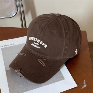 Retro Embroidered Womens Fashionable Wide Brim Hat Face Slimming Red Duckbill Cap Spring Autumn Winter Seasonal Universal Size