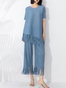 Pleated Elegant Lady Suit: A Stylish Choice for Every Lady