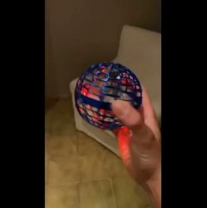 【READY STOCK】FLYING BALL SPINNING ENDLESS TOY 360° ROTATING BOOMERANG MINI SENSOR DRONE HAND CONTROL GESTURE SENSOR