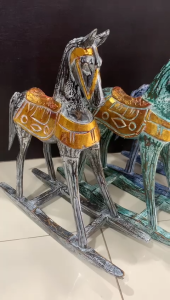 HIASAN DEKORASI PAJANGAN KUDA GOYANG/HIASAN KUDA GOYANG UNIK