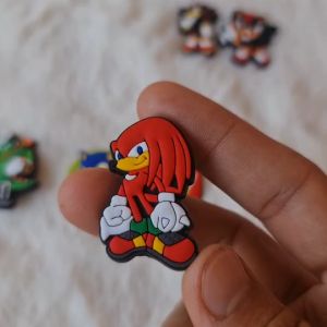 Jibbitzs จิบิดตูติดรองเท้าแบบ Crocs มากมาย อย่างมีความสวย และเพิ่มความสวยให้กับรองเท้าที่เรารัก พร้อมส่งในไทย ราคามุม