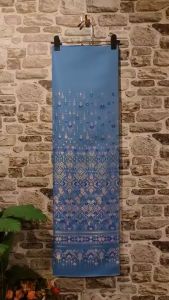 183.ผ้าไหมแกมฝ้าย ผ้าทอทั้งผืน ลายแพรวาฉัตรสวรรค์ สีฟ้า