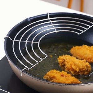 26cm/28cm/30cm Stainless Steel Frying Oil Strainer Steam Rack Oil Drainer Mesh Colander Filter Frying Pan Oil Drain Rack Kitchen Gadget