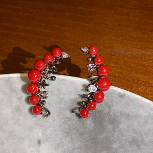 Elegant Red Crescent Pearl Ear Bone Clip Retro Diamond Embedded No Piercing Versatile Womens Fashion Jewelry Ear Cuff