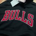 Hoodie Chicago Bulls Teks Bordir Black. 