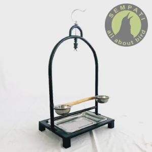 SEMPATI Tangkringan Burung Parrot Tangkringan Besi Gantung Fullset Plus Tatakan Cepuk Wadah Pakan Tangkringan Burung Nuri Paruh Bengkok Parkit Beo Kakak Tua Sunconure