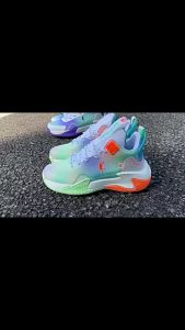 New Men's Breathable Wear-Resistant Basketball Shoes