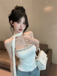 GUZILIAN | เสื้อกั๊กสายเดี่ยวคอวีประดับเพชรหนา เสื้อคลุมเกาะอกเซ็กซี่ แขนกุด ทรงเข้ารูป สไตล์เกาหลี ฤดูใบไม้ร่วง 2024