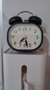 นาฬิกา นาฬิกาปลุกลายระฆังคู่โลหะสุดสร้างสรรค์ พร้อมเสียงเรียกเข้าดัง นาฬิกาดิจิตอล และไฟ เหมาะสำหรับการเรียนและการส่องสว่างในเวลากลางคืน