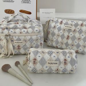 Cute Bear Cartoon Large Capacity Womens Makeup Bag Zipper Storage Bag Toiletry Organizer Pouch Fashionable Household Storage