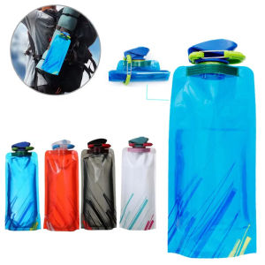 700ML Collapsible Water Bottle Flexible Reusable Travel Kettle with Carabiner Clip Plastic Soft Flask for Hiking Camping