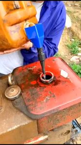 Corong Lipat Portable Teleskopik Elastis Alat Bantu Pengisian Bahan Bakar Bensin Oli Kendaraan Motor Mobil Truk