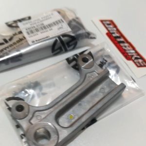 HOLDER BREKET KALIPER REM BELAKANG KLX S L G BF DTRACKER 150 ORIGINAL KAWASAKI