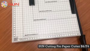 Paper Cutter Folio F4 / B4 ( Alat Potong / Mesin Pemotong Kertas HVS Sticker Dos PVC ID Card Yellow Board Art Paper Vinyl. Bontax Camel Kertas Foto A5 A4 F4 B4 Glossy Silky Glossy Photo Paper)