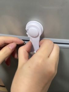 🔒ตัวล็อคประตูตู้เย็น ที่ล็อคตู้ ตัวล๊อคลิ้นชัก ป้องกันไม่ให้เด็กเปิดลิ้นชัก ป้องกันเด็กถูกหนีบเมื่อเปิดประตูตู้