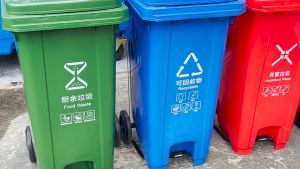 ถังขยะแบบเหยียบ ถังขยะมีล้อ มีที่เหยียบ 30L 50L 100L 120L 240L ถังขยะสีเหลือง ถังขยะในบ้าน มีที่เหยียบเท้า  แข็งแรง ทนทาน ถังขยะไซส์ใหญ่ ถังขยะกทม.