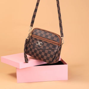 New Fashion Printed Shoulder Bag Womens Handbag Summer Wrist Mobile Phone Crossbody Bag Simple Mom Style Soft PVC Material