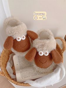 รองเท้ากันลื่นในร่มแสนสบาย น่ารัก แกะ ผ้าฝ้าย รองเท้าแตะ ผู้หญิง ฤดูใบไม้ร่วง ฤดูหนาว ใหม่ การ์ตูน รองเท้าขนแกะน้อยลายบาง ดีไซน์