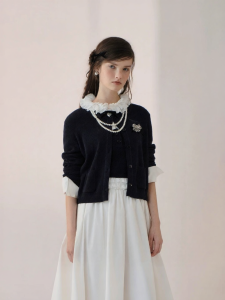 AIVEI | Gentle and Elegant Versatile Little Black Knitted Cardigan