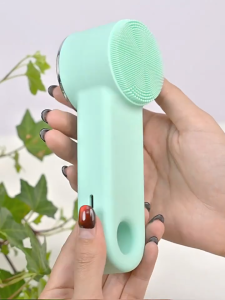 Electric Hot Cold Facial Cleansing Brush Vibration Silicone Face Brush Deep Pore Cleaning With Light Therapy EMS Face Massager for Lifting and Firming Pore Minimizing
