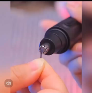 AD888 เครื่องโกนหนวดไฟฟ้า กำจัดขนจมูก หู แบบใส่ถ่าน แบบพกพา เครื่องโกนหนวดอเนกประสงค์