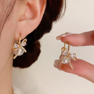  Micro-Set S925 Silver Needle Womens Earrings Fashionable Versatile Commute-ready Ear Jewelry Clip-on Butterfly Design