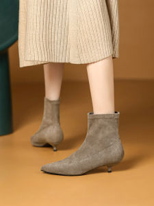 รองเท้าบูทสั้นผู้หญิงหนังนิ่มหัวแหลมพื้นยางฤดูใบไม้ร่วง/ฤดูหนาว รองเท้าบูทหุ้มข้อแบบยืดหยุ่น ทรงสลิม หัวแหลม พื้นยาง