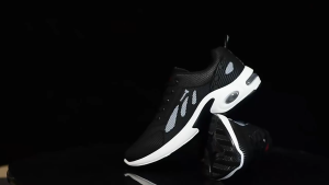 Mesh breathable sports shoes fashionable and lightweight soft sole running shoes single mesh breathable hollow out mens shoes