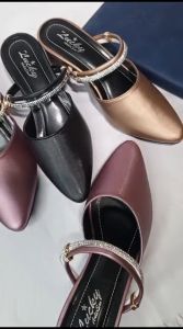 Sandal Heels Wanita: Desain Elegan & Ukuran Besar