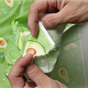 ผ้าคอตต้อน ลายอะโวคาโด หน้ากว้าง 65 นิ้ว ผ้าเมตร ผ้าหลา 100% คุณภาพ