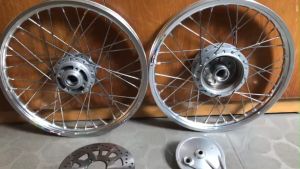 CĂM ĐÙM NIỀNG NHÔM-VÀNH NAN THẮNG-PHANH ĐĨA CHO SIRIUS 50CC TRUNG QUỐC TRƯỚC ĐĨA-SAU ĐÙM NHỎ SAU RÁP LÊN ZIN THEO XE