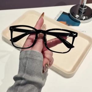 2pcs Ladies Square Anti Blue Light Glasses with Simple Black Frame and Transparent Lenses Suitable for Office Use