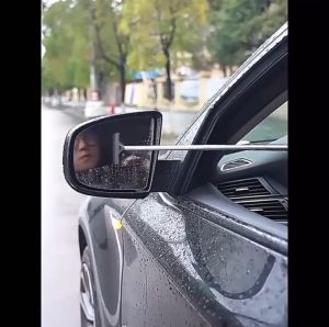 Dụng Cụ Gạt Nước Mưa Ô Tô Cho Gương Chiếu Hậu 2 Bên Xe Hơi- Tiện Lợi Dễ Dàng Sử Dụng Cho Mọi Loại Xe Hơi