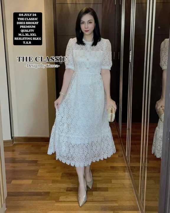 brokat dress design BIANCA DRESS, Design midi dress ini menggunakan bahan brokat premium dan terdapat furing di bagian dalamnya. Looknya membuat tampilan yang classy dan elegant. Dengan detail tangan 3/4 membuat tampilan