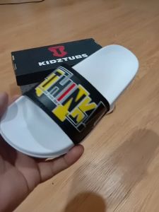 KIDZTUBS Sandal Anak Laki Laki Karet Slipper Slide Selop Slipon Jepit Karakter Warna Hitam Usia 6-10 Tahun-Sendal2036100224