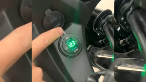 Charger Motor USB 2 Port 4.2A LED Voltmeter Waterproof OTOHEROES Y451 CNS