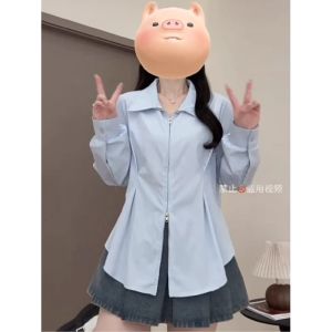 เสื้อเชิ้ตแขนยาวสีน้ำเงินไซส์ใหญ่ ทรงเข้ารูป ปกโปโล ทรงหลวม ปกติ ฤดูใบไม้ผลิ 2025 เสื้อเชิ้ตผู้หญิงสุดเก๋