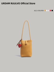 URCDN RDALVO | Minimalist Textured Soft Leather Handbag