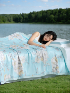 FUANNA (富安娜) | Silk & Tencel Lightweight Summer Quilt