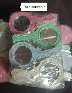 50pcs souvenir cermin bulat gagang warna soft mewah