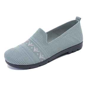 Beijing Fabric Shoes Womens Breathable Fly Knit Comfortable Mom Shoes Soft Bottom Slip-On Shoes New 2025 Stylish Flat Heel