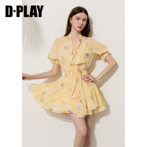 D-PLAY | Đầm Hè V-Neck In Họa Tiết Vàng Đính Nơ Túi Xếp Ly