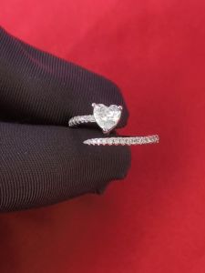 Diamcity (Free Gra Certificate) Cincin Wanita Bentuk Hati Moissanite 1 Karat Cinta